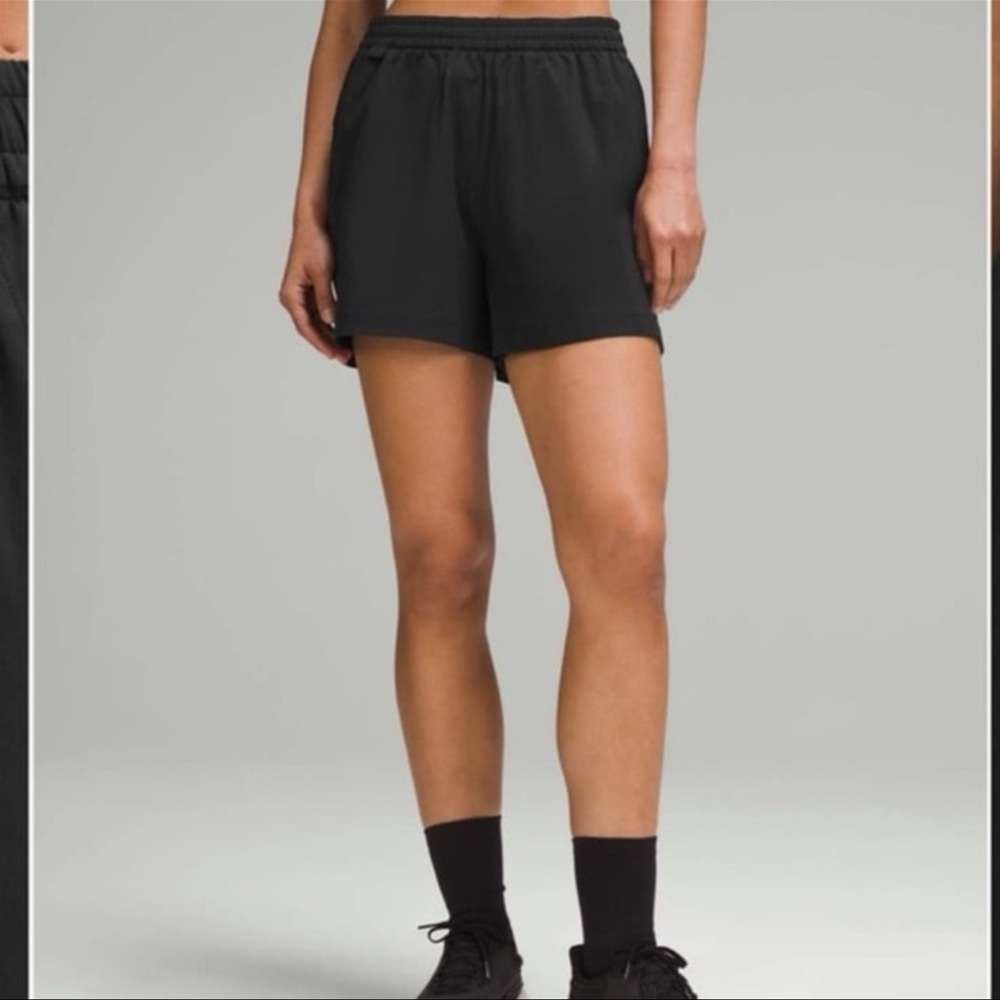 Lululemon Lightweight High Rise Hiking Short 4”